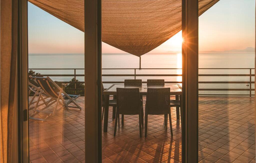 La Pennichella Apartment Castellabate Bagian luar foto
